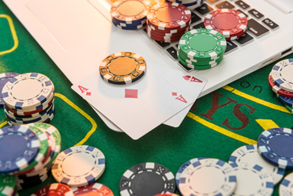 A picture of an online blackjack game in-play